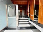 En la Plaza de Pontevedra con gastos incluidos y meses...