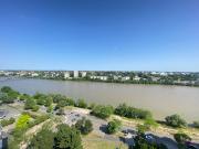 En location Appartement 1 pièce 76 m
