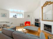 En location Appartement 2 pièces 55 m