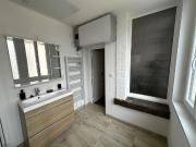 En location Appartement 3 pièces 64 m