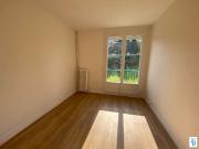 En location Appartement 3 pièces 65 m