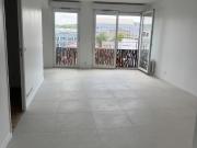 En location Appartement 3 pièces 65 m