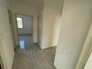 En location Appartement 3 pièces 72 m