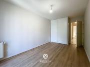 En location Appartement 3 pièces 73 m