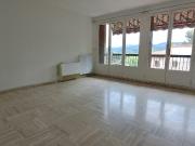 En location Appartement 3 pièces 79 m