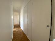 En location Appartement 4 pièces 104 m