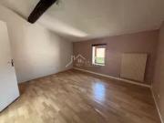 En location Appartement 4 pièces 108 m