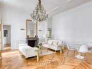 En location Appartement 4 pièces 109 m