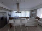 En location Appartement 4 pièces 200 m