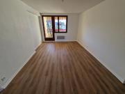 En location Appartement 4 pièces 80 m