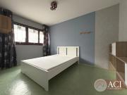 En location Appartement 4 pièces 83 m
