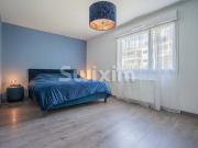En location Appartement 5 pièces 112 m