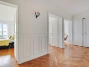 En location Appartement 5 pièces 119 m