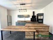 En location Appartement 5 pièces 141 m