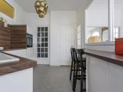 En location Appartement 5 pièces 154 m