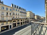 En location Appartement 5 pièces 155 m