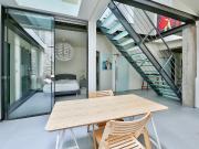 En location Appartement 5 pièces 228 m