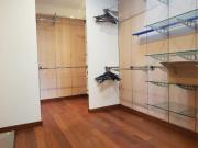 En location Appartement 5 pièces 249 m
