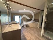 En location Appartement 6 pièces 161 m