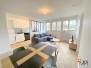 En location Appartement 6 pièces 79 m