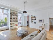 En location Appartement 8 pièces 239 m
