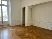 En location Appartement 9 pièces