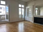 En location Appartement 9 pièces