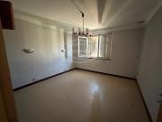 En location Maison 4 pièces 337 m