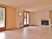 En location Maison 5 pièces 143 m