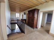 En location Maison 5 pièces 230 m