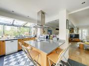 En location Maison 6 pièces 135 m