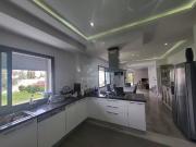 En location Maison 6 pièces 400 m