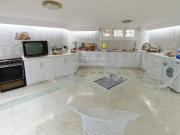 En location Maison 6 pièces 500 m