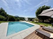 En location Maison 7 pièces 180 m