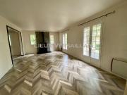 En location Maison 7 pièces 186 m