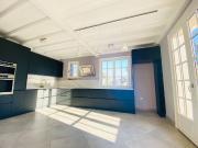 En location Maison 7 pièces 196 m