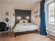 En location Maison 7 pièces 220 m