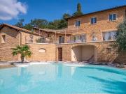 En location Maison 7 pièces 237 m