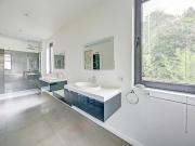 En location Maison 7 pièces 327 m