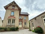 En location Maison 8 pièces 163 m