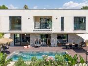 En location Maison 8 pièces