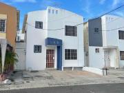 En Manta se Alquila Casa de 3 Dormitorios.Sector Sur...