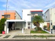 En Manta se Alquila Casa Remodelada de 3 Dormitiorios....