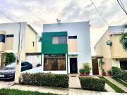 En Manta se Vende Casa de 3 Dormitorios. Sector Sur...