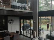 EN MEDIO DEL BOSQUE EN AVANDARO, SE VENDA CASA