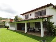 EN ORIPOTO LOMA LARGA HERMOSA CASA