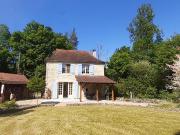 En Périgord Noir, près de Thenon, petite maison de...