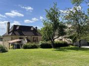 En Périgord Noir, sur les hauteurs, entre Montignac et...