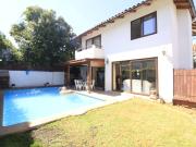 EN PLAZA OSSANDON CASA EN CONDOMINIO