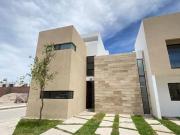 EN PRIVADA CERCA DE PROL. MUÑOZ